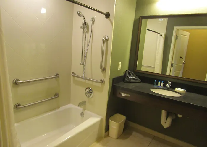 Western & Hotel 3*