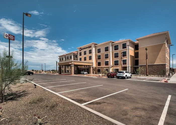 Western & 3* Chandler