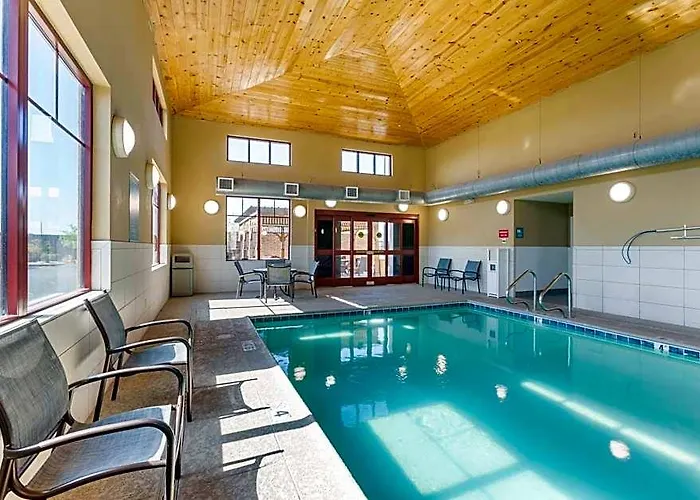 Western & Hotel 3*